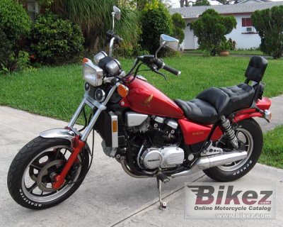 1986 Honda VF 700 C Magna photo